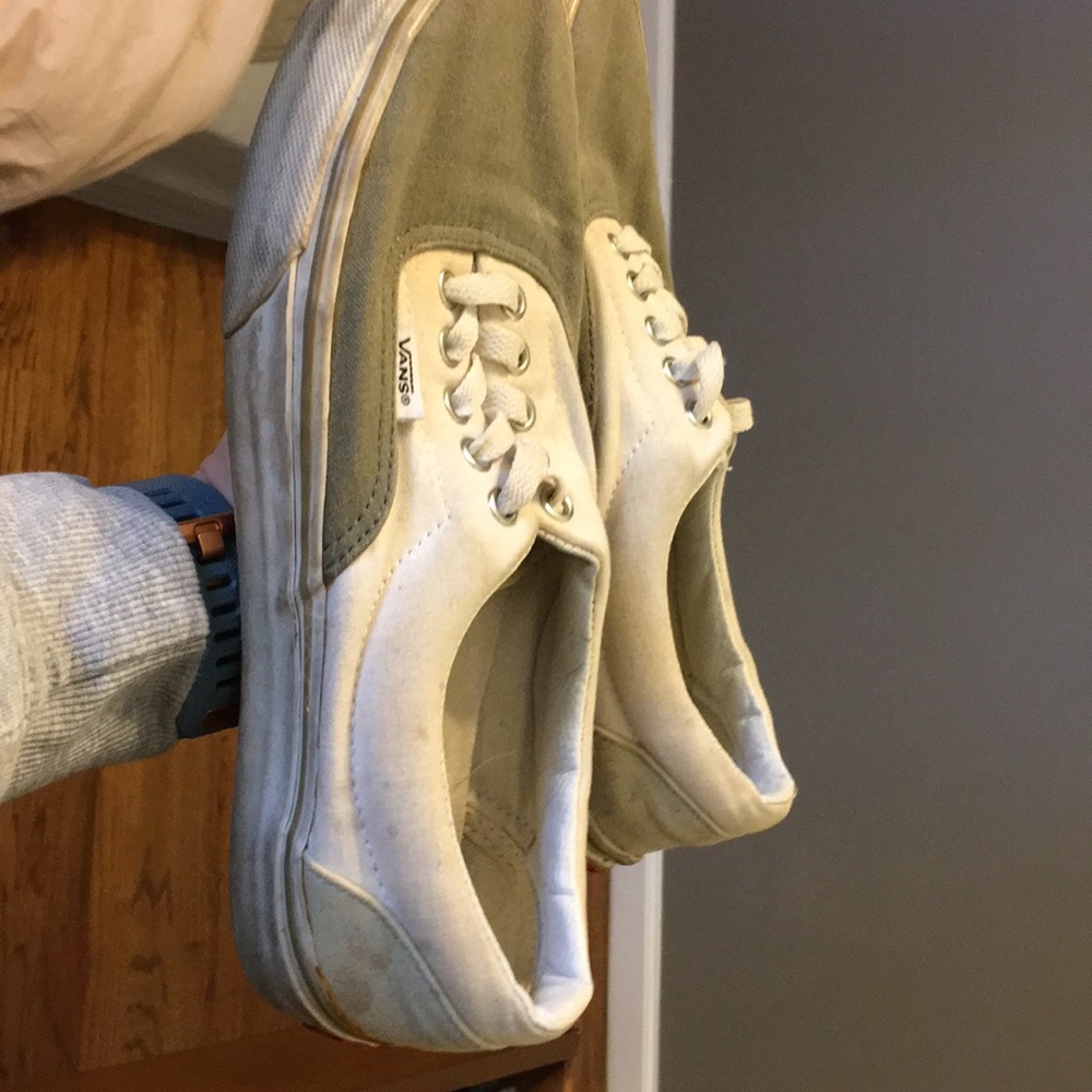 vans - Picture 2 of 4